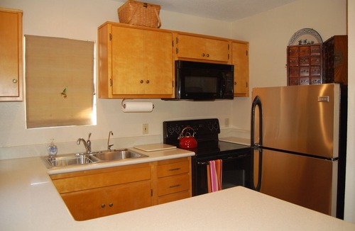 Peter Howell House | The Casita at Lizard Gate is a 1-bedroom guest house in mid-town Tucson.