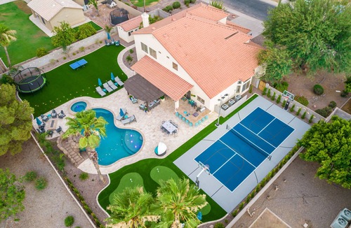 Gilbert House | The Grand Saguaro, Heated Pool, Hot Tub, Pickleball, Sleeps 27