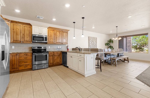 Hurricane Condo | The Grand Suite at Sand Hollow: Golf View + Resort
