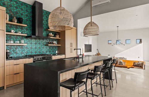 Yucca Valley House | The Moasis - 5 acre Modern w Pool & Spa
