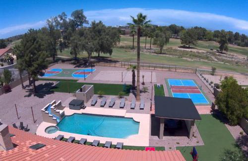 Casebolt And Germaine Estates House | The Paradise Valley Golf Course Estate