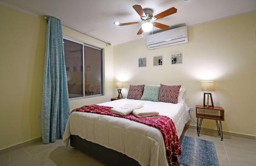 La Rinconada Apartment | The Poolside Suite Downtown Access free parking on street