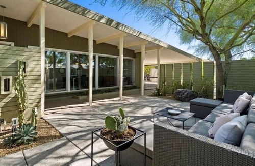 Village Grove House | The Scottsdale Spot: Modern Desert Escape