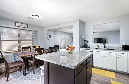 West Point Towne Center House | The Sunflower House Pet Friendly