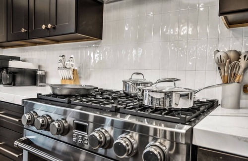 Trail West House | The Wentworth Luxe Retreat |Pool| Al-Fresco Living