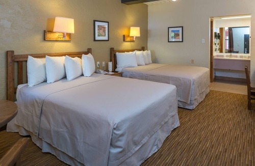 Chinle Hotel | Thunderbird Lodge
