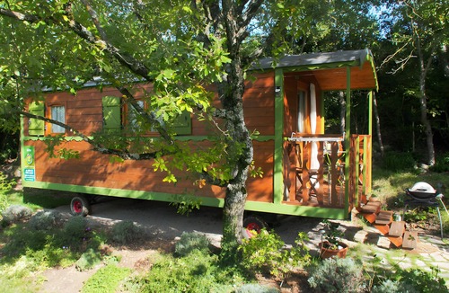 Compeyre House | Tiny Home “Roulotte de Cabrières” with Private Terrace and Garden