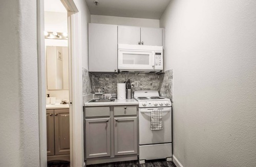 Tolleson Apartment | Tolleson Retreat | Self Check-in | I-10