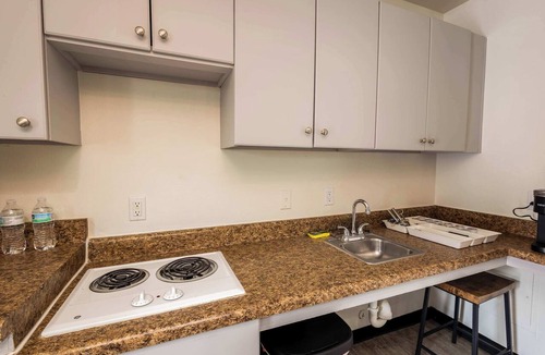 Tolleson Apartment | Tolleson Retreat | Self Check-in | I-10