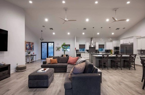 Paradise Valley Village House | Top-Notch Villa in Central Scottsdale