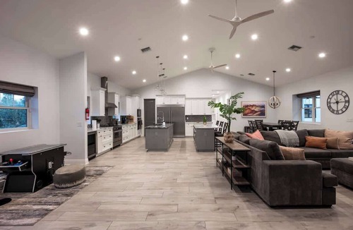 Paradise Valley Village House | Top-Notch Villa in Central Scottsdale