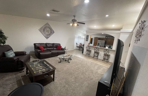 Topock House | Topock Getaway - Kid/Pet Friendly!