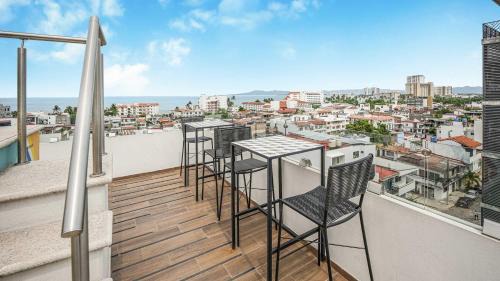 Colonia 5 de Diciembre Apartment | Torre Ku Apartments with Balcony