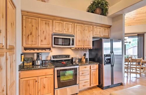 Torreon House | Torreon Townhome w/Balcony: Hike, Fish & Unwind!