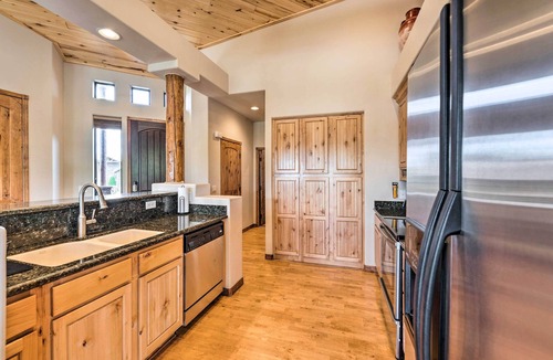 Torreon House | Torreon Townhome w/Balcony: Hike, Fish & Unwind!