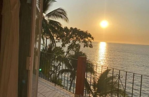 South Shore Hotel Area Apartment | Traditional Sierra Leon Oceanfront Rooms
