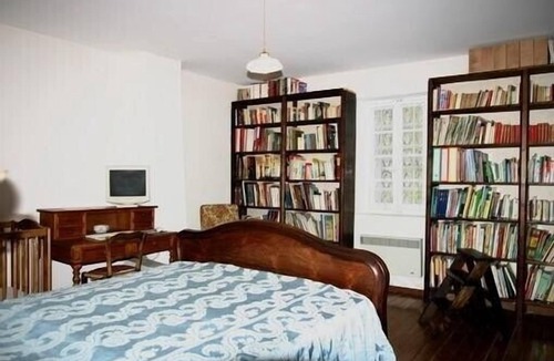 Raphele-les-Arles House | Traditionnal 6 people house in provence. very quiet.