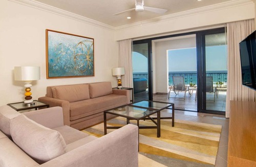 San Jose del Cabo Resort | Tranquil and Glamorous Beach Resort Between San José del Cabo and Cabo San Lucas