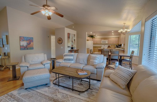 Pinetop House | Tranquility and Beauty in the Heart of Pinetop Lakes
