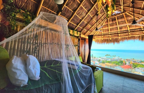 Colonia 5 de Diciembre Apartment | Tree-House Apt with Panoramic Ocean View+Pool+Steps to Beach & Malecon/Boardwalk