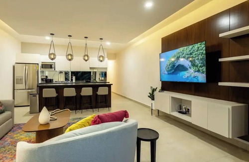 Las Glorias Apartment | Trendy apartment in Versailles