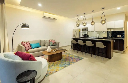 Las Glorias Apartment | Trendy apartment in Versailles