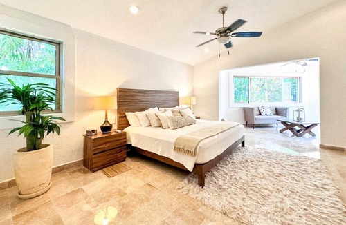Playacar Apartment | Tropical 3Br Retreat W Pool & Beach Essentials