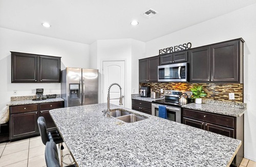 Maricopa House | Tropical Desert Oasis. New built! Family friendly. Grill,Tiki bar&Mountain view.