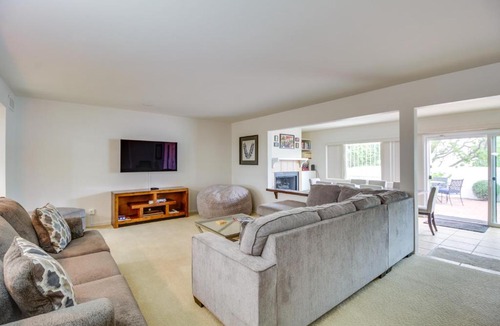 Northridge Estates House | Tucson Townhome w/Shared Pool in 55 + Community!