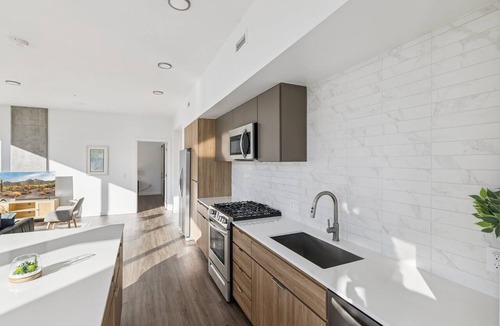 Downtown Phoenix Apartment | TWO CozySuites Adeline - 4BR