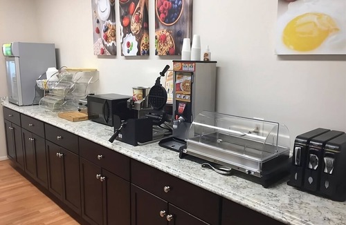 St. Michaels Hotel | Two Double Beds Room with Red Rock Views | Pet-Friendly | Free Hot Breakfast