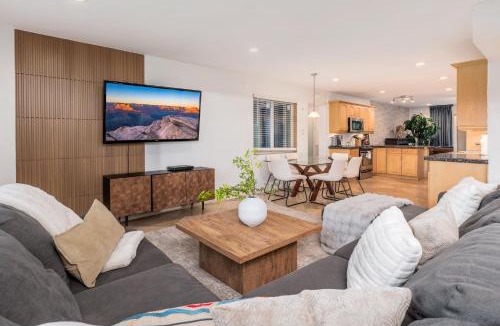 South Scottsdale House | Ultimate, Scottsdale Getaway! Pool, BBQ, Sleeps 14