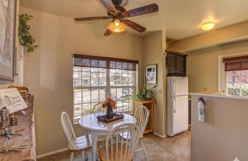 Nob Hill House | Union Street Townhouse 2BD/1.5BA Near Whiskey Row