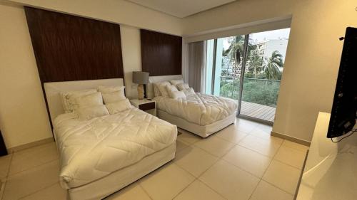 North Hotel Zone Apartment | Unique Luxury Beachfront Home Hotel Zone Beach