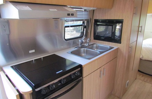 Catalina Foothills Estates House | Unique Retreat - Airstream in Central Location - Remote Feeling.