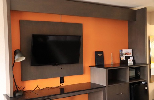 Dunbar Spring Hotel | University Inn