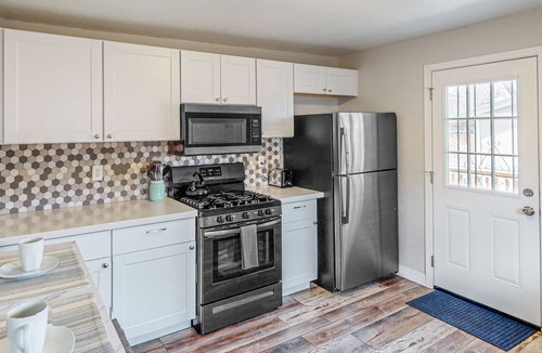 Flagstaff House | Updated home with mountain view, deck & washer/dryer - walk to downtown