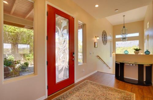 Tucson House | Updated Tucson Home w/Panoramic Mtn Views & Pool!
