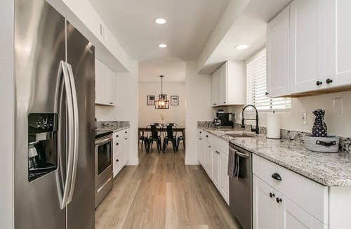Glendale House | Upgraded 4-Bdrm Beautiful Home W/Pool!