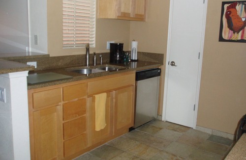 Paradise Valley Village Condo | Upscale apartment-beautiful location! Placement! Placement! Golfers Paradise