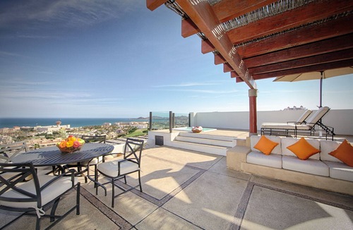 Downtown San Jose del Cabo Condo | Upscale Penthouse w/Ocean View + Private Terrace & Jacuzzi