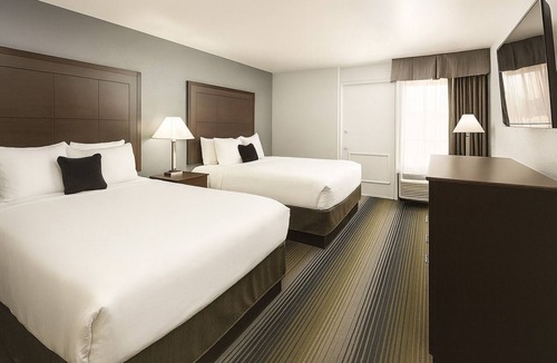 Downtown Tucson Hotel | Urban Retreat in the Heart of the City! 3 Family-friendly Rooms! Outdoor Pool!