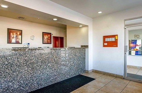 Westown Commercial Center Hotel | Econo Lodge Phoenix North I-17