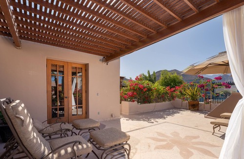 Nopolo House | Vacation Rental Experience an unforgettable Mexican getaway at Casa Dos Perros