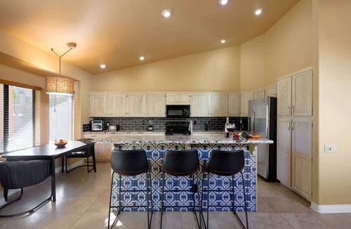 Paradise Park Vista House | Valletta-Sparkling Pool-Game Room-Putting Green