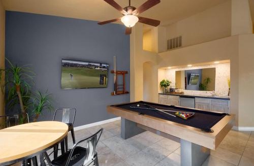 Paradise Park Vista House | Valletta-Sparkling Pool-Game Room-Putting Green