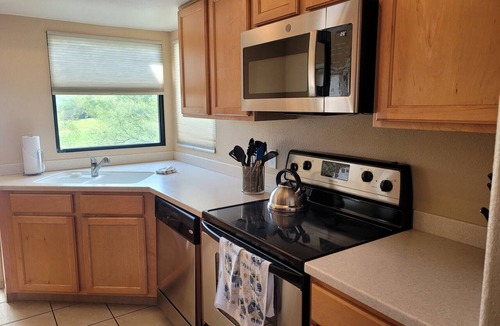 Tucson Condo | Ventana Golf Views from the Back-Stunning Mountains from the Front