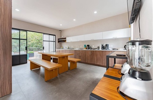 Colonia Cuauhtemoc House | VH | Reforma | Private Suite and Laundry Room |182
