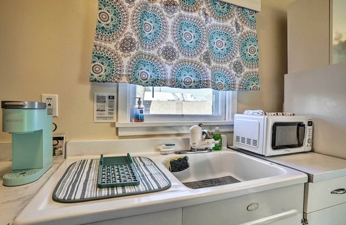 Prescott Cottage | Vibrant Prescott Cottage w/Private Backyard!