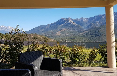 Peri Villa | Villa Avec Piscine Entre mer et Montagne